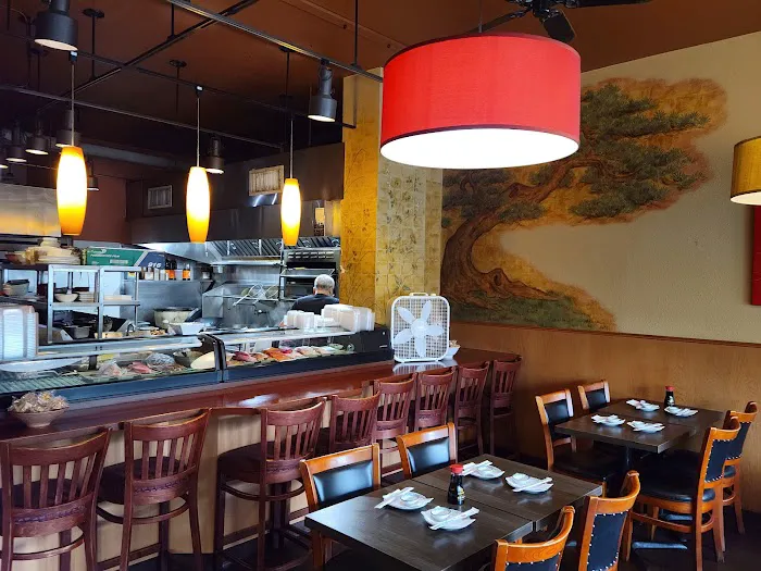 Ikiiki Sushi Bar Japanese & Chinese Cuisine Picture 1