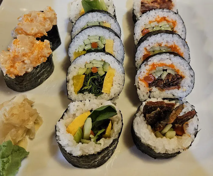 Ikiiki Sushi Bar Japanese & Chinese Cuisine Picture 3