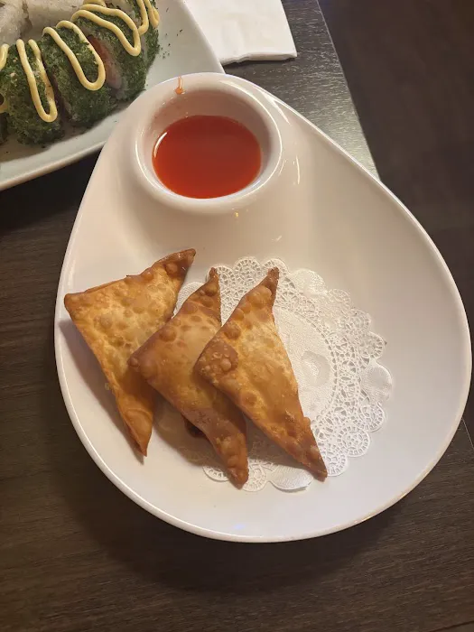 Ikiiki Sushi Bar Japanese & Chinese Cuisine Picture 4