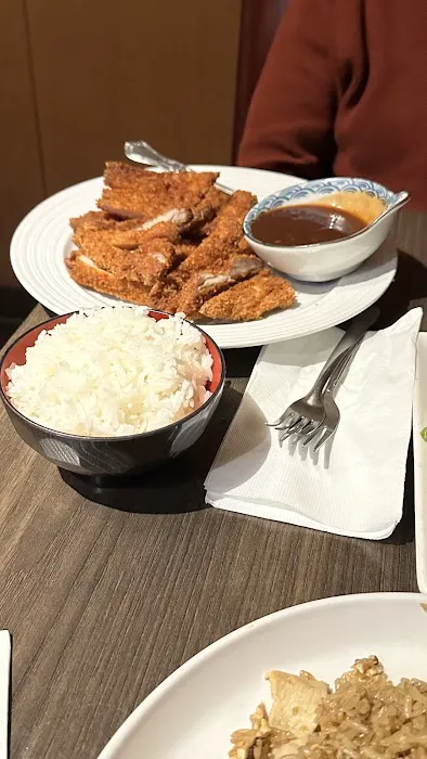 Ikiiki Sushi Bar Japanese & Chinese Cuisine Picture 9