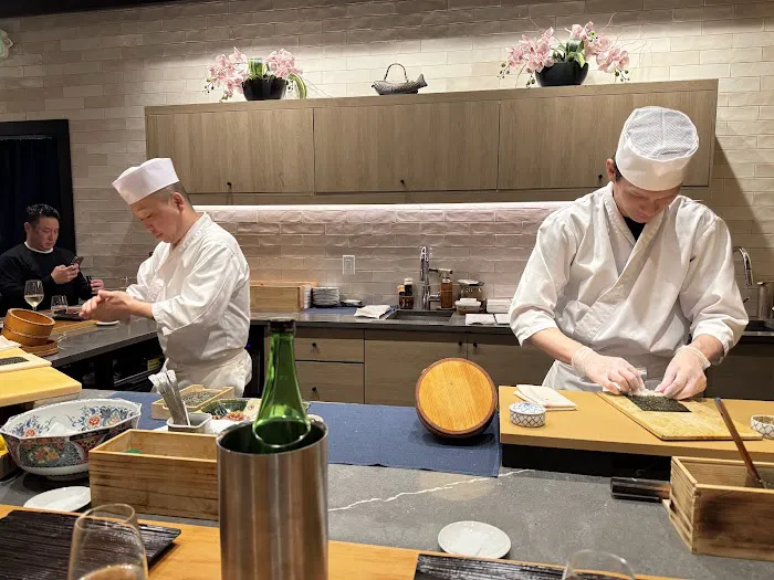 Sushi Suzuki Picture 3