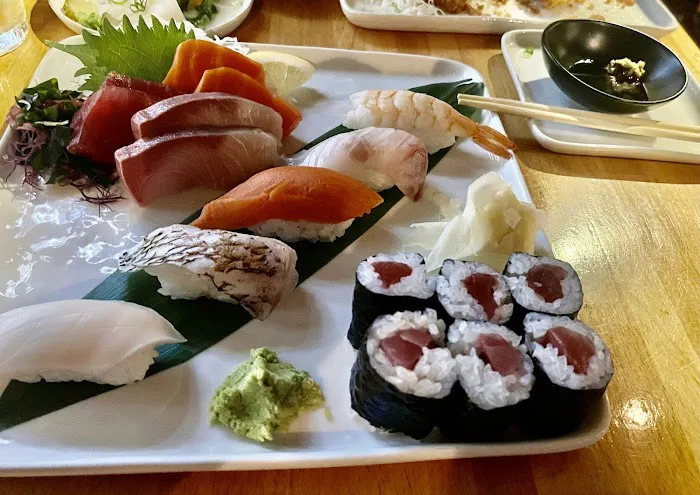 Moshi Moshi Sushi & Izakaya Picture 8