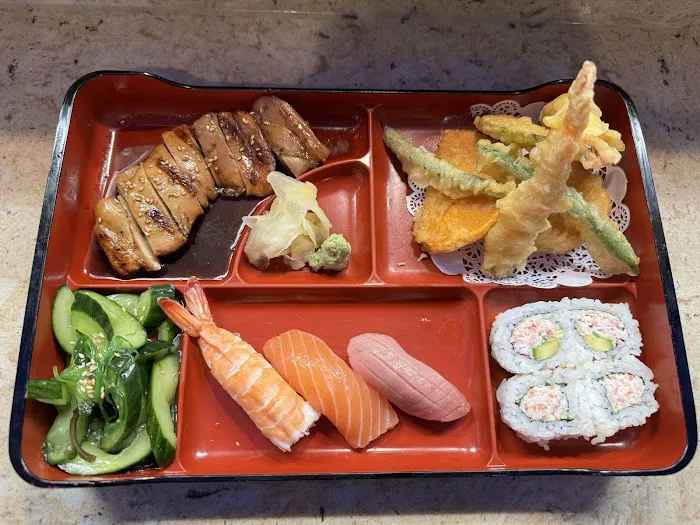 Sam's Sushi Bar & Grill Picture 4
