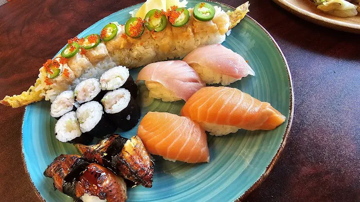 Momoya Sushi & Bento Picture 8