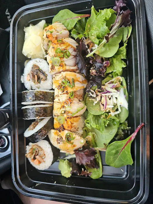 Momoya Sushi & Bento Picture 3