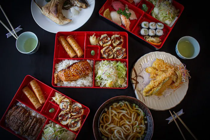 Momoya Sushi & Bento Picture 4