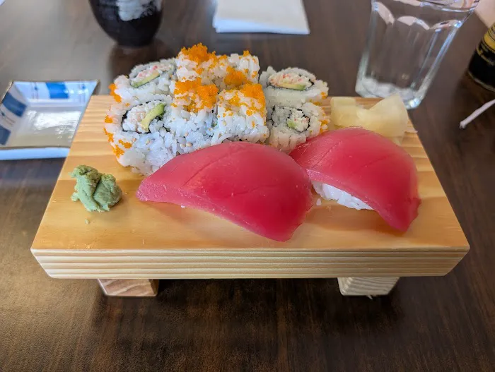 Momoya Sushi & Bento Picture 2