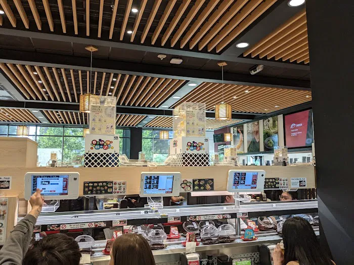 Kura Revolving Sushi Bar Picture 3
