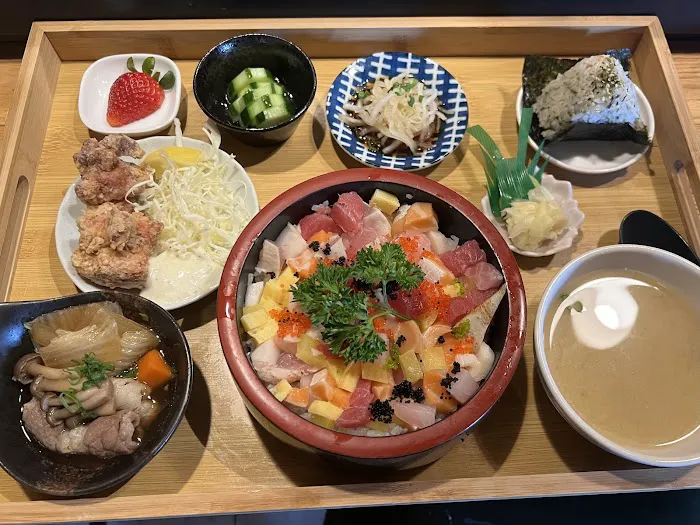 Sushi In Joy Picture 5