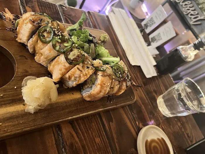 Greenlake Sushi and Roll Picture 7