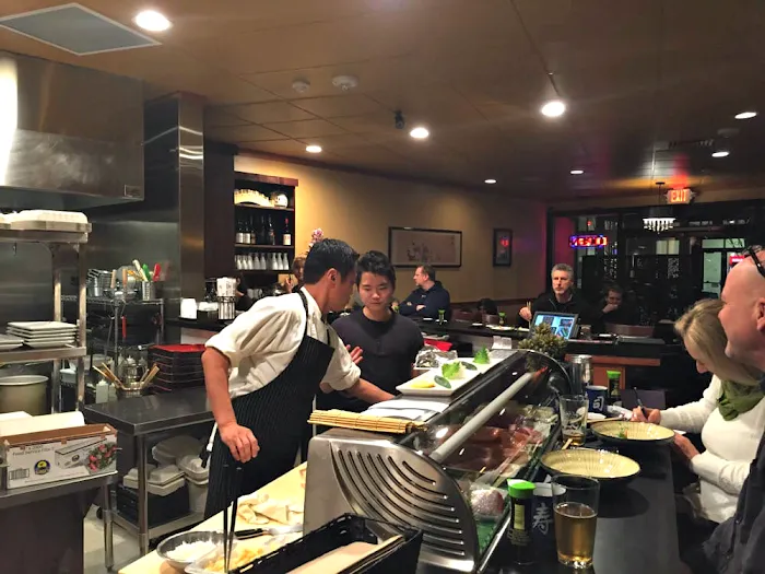KIWAMI Sushi Bar & Sake House Picture 4