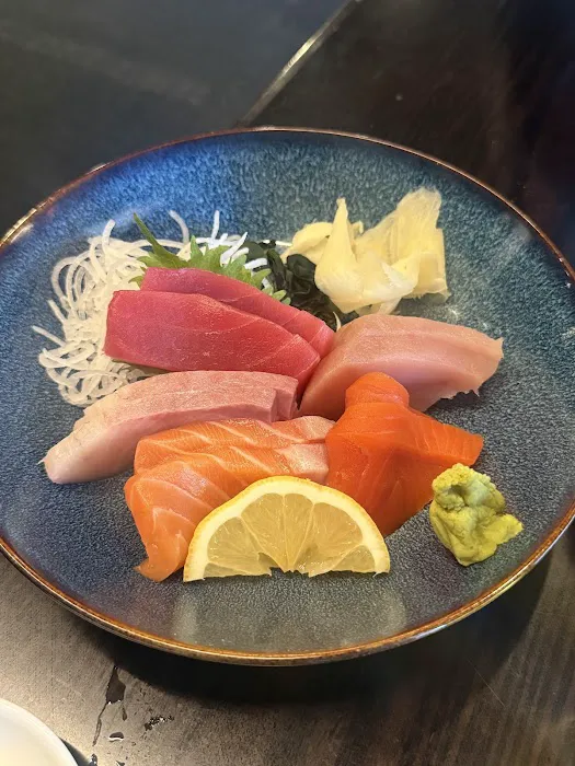 KIWAMI Sushi Bar & Sake House Picture 2