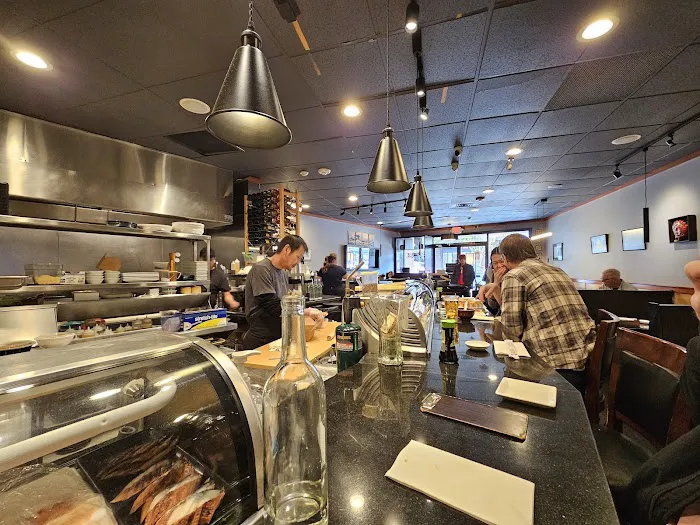 KIWAMI Sushi Bar & Sake House Picture 7
