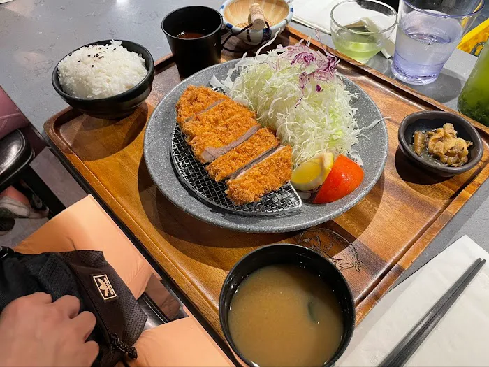 Kobuta & Ookami Katsu and Sake house Picture 5