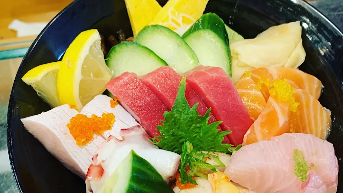 MoMo Sushi Picture 3