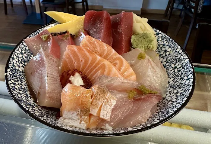 MoMo Sushi Picture 5