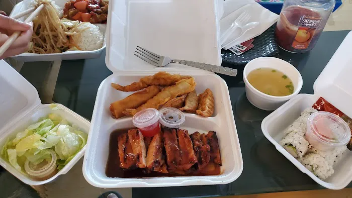 Yoko's Teriyaki Bistro Picture 8