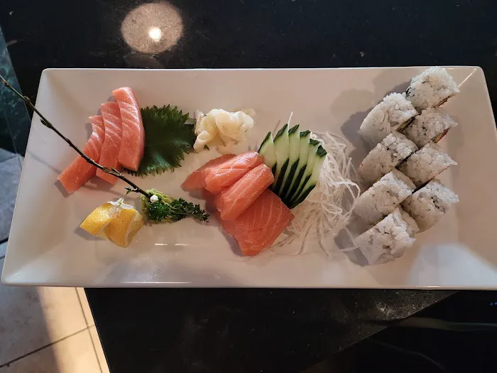 Mandolin Sushi & Japanese steak house Picture 3