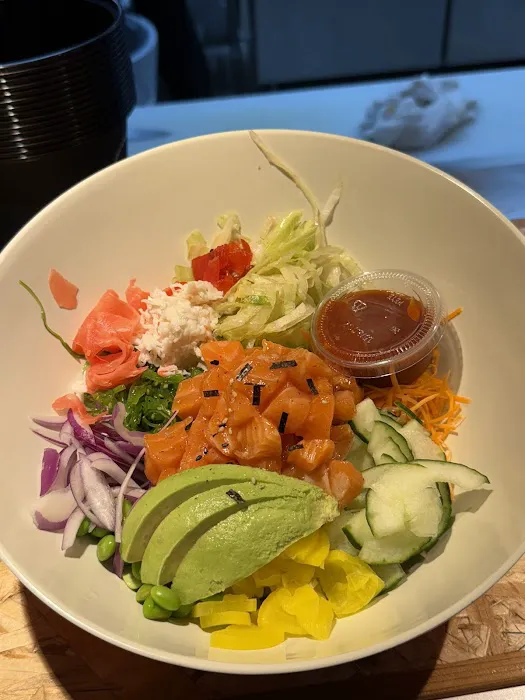 Zen ramen & sushi burrito Picture 2