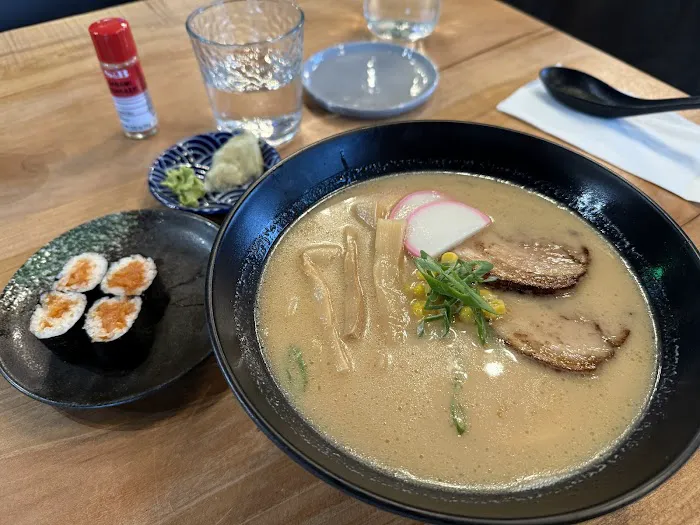 Kiyama Sushi & Bar Picture 9