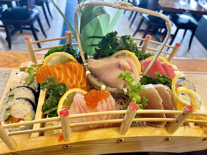 Mana Sushi & Teriyaki Wok Picture 10
