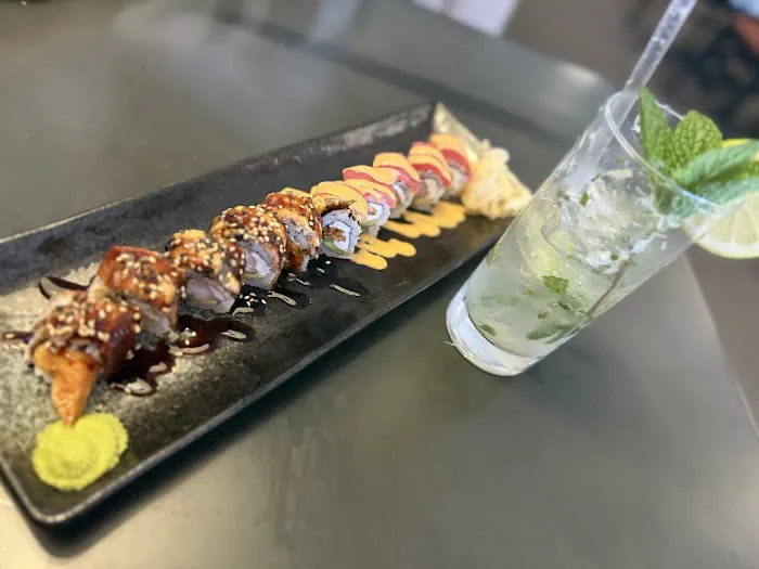 De Asian (Sushi Bar and Asian Fusion) Picture 6
