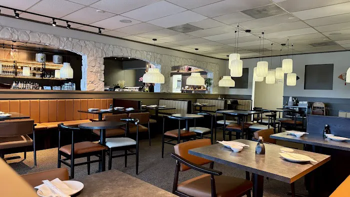 De Asian (Sushi Bar and Asian Fusion) Picture 4