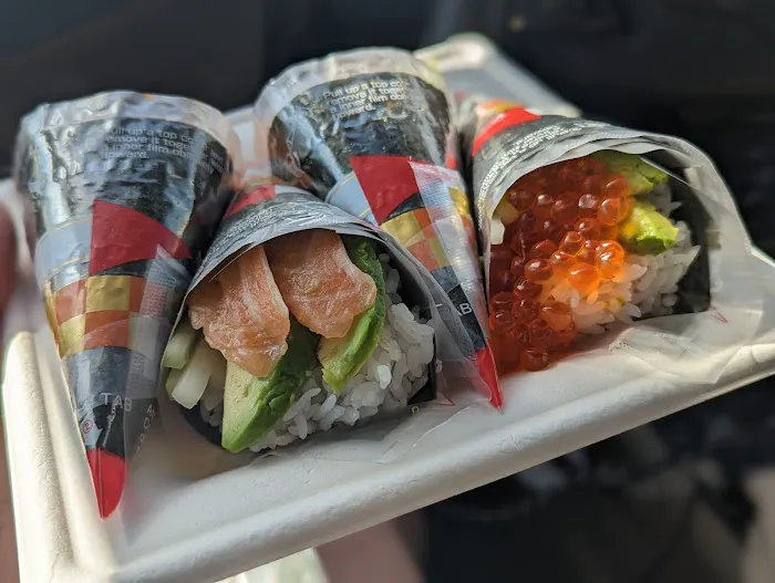 Umi Hand Roll Bar Picture 9