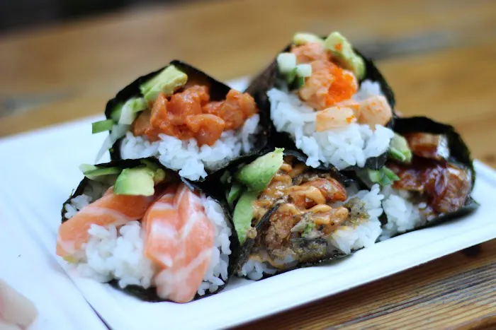 Umi Hand Roll Bar Picture 6