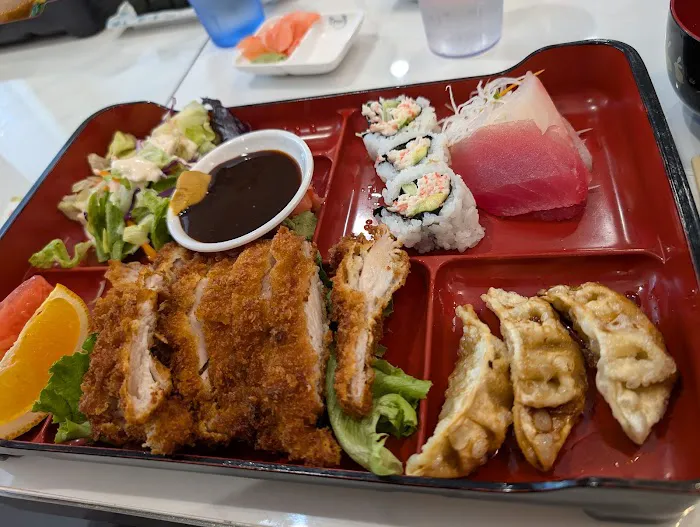 Kazoo Japanese Sushi Boat Restaurant Picture 10
