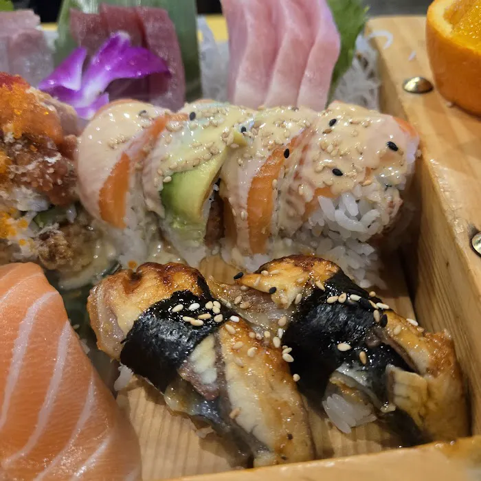 Mizu Sushi Bar & Grill Picture 8