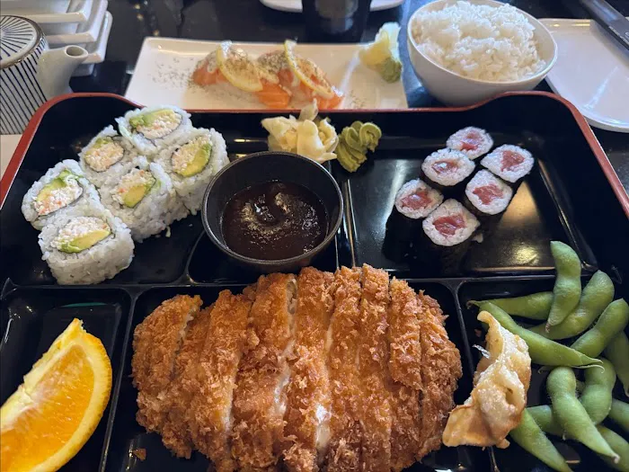 Omee J Fusion Sushi Bar & Grill Picture 2