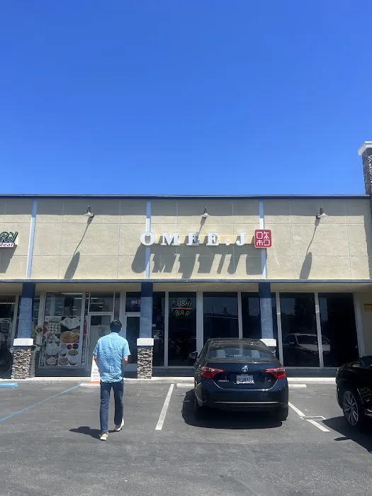 Omee J Fusion Sushi Bar & Grill Picture 8