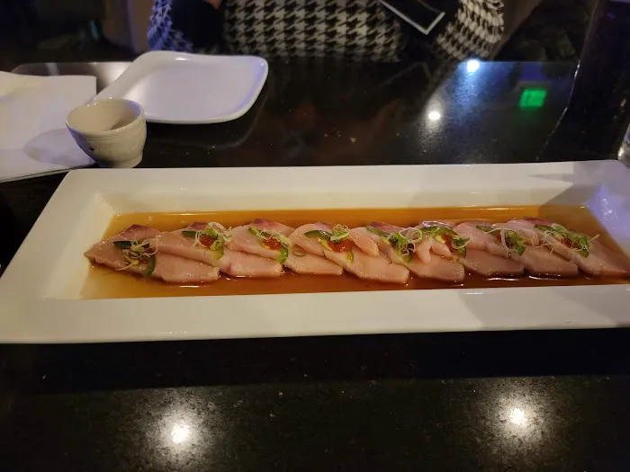 Omee J Fusion Sushi Bar & Grill Picture 4