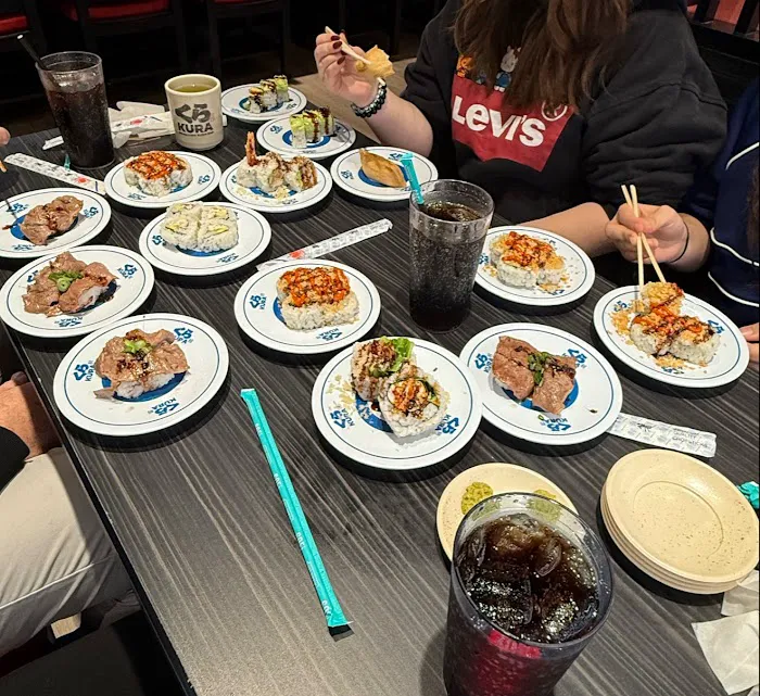 Kura Revolving Sushi Bar Picture 9