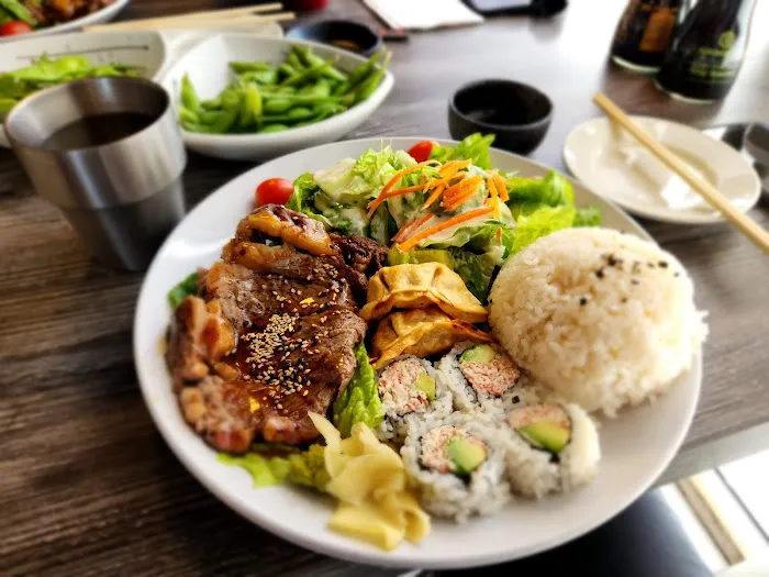 V Sushi Picture 5