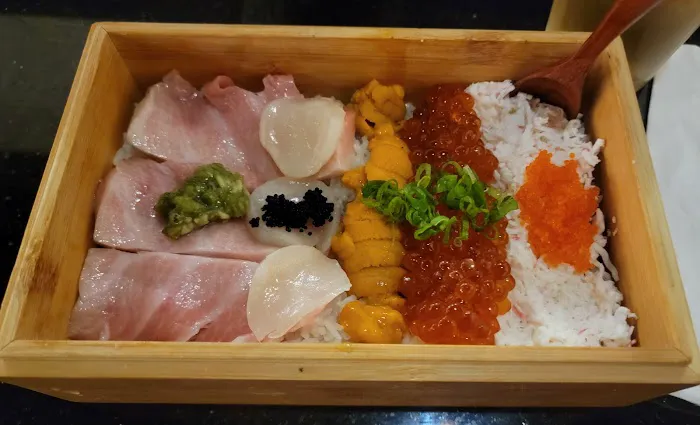 Yoshi Sushi Picture 4