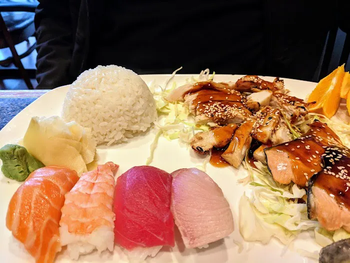 Truya Sushi Picture 7