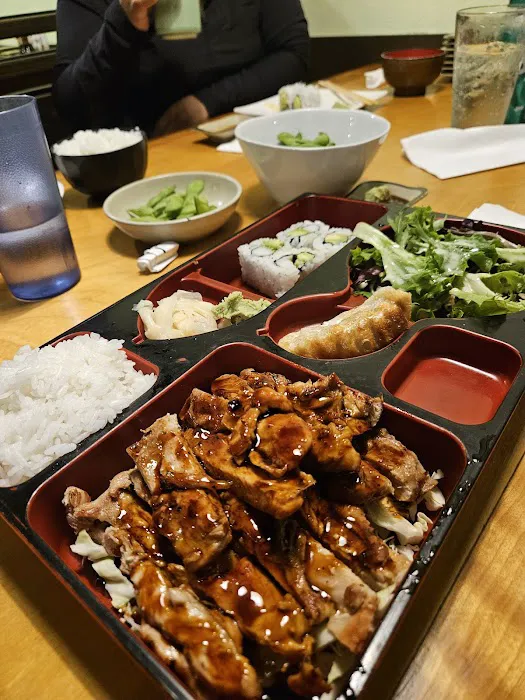Momoya Sushi Picture 2