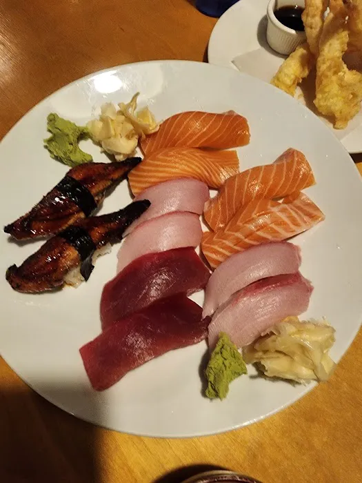 Momoya Sushi Picture 4