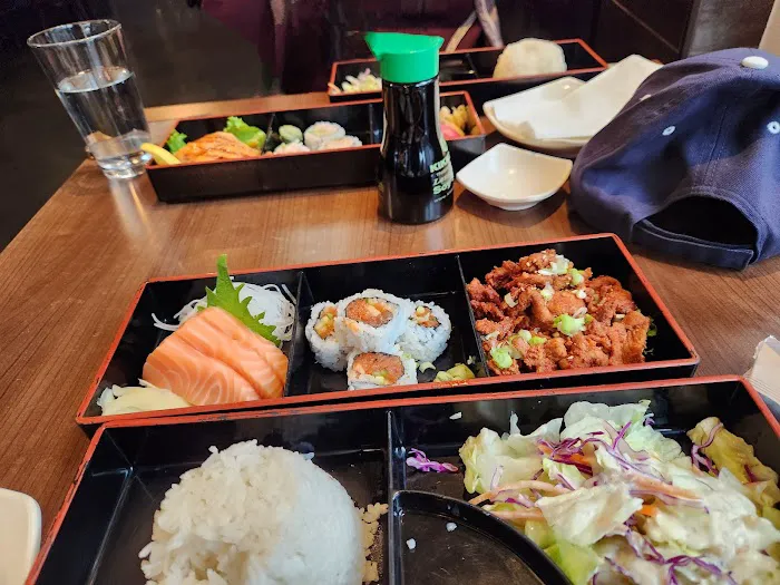 Mizu Sushi Bar & Grill Picture 10