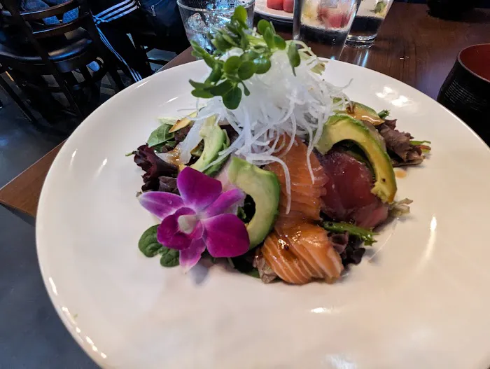 Mizu Sushi Bar & Grill Picture 5