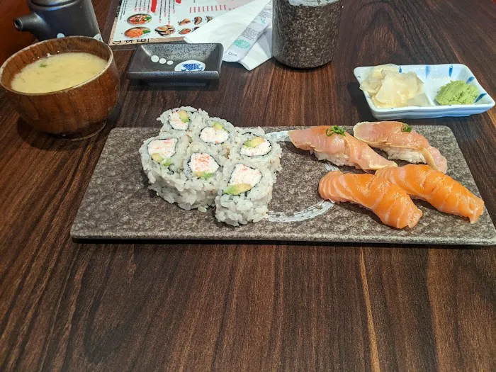 Ryoshin Sushi Picture 2