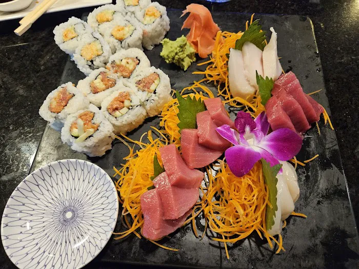 Bluefin Sushi & Thai Picture 4