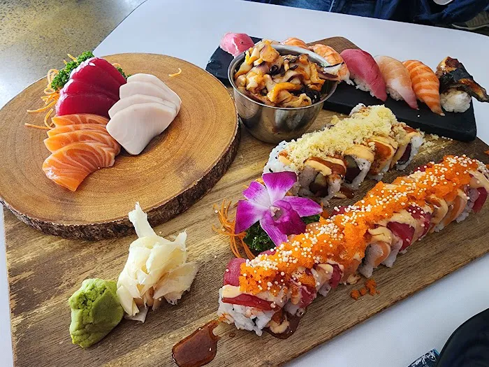 Lemongrass Sushi & Thai Picture 2