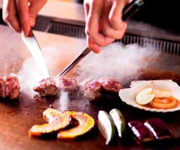 Me 2 Japanese Sizzling Restaurant: A Unique Teppanyaki Experience in Edmontontripadvisor.com.ar+12linda-hoang.com+12restaurantguru.com+12