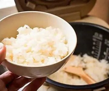 How to Make White Rice Like Japanese Restaurants