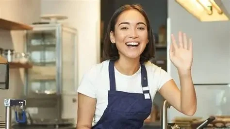 How Do You Say Hello in a Japanese Restaurant Setting?