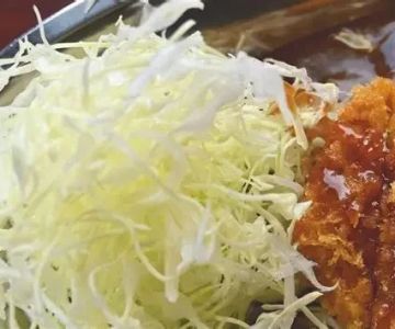 What Kind of Cabbage Japanese Restaurants Use in Traditional Dishes
