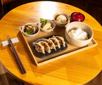 Why Can't You Eat the Bread in Japanese Restaurants? Understanding the Custom